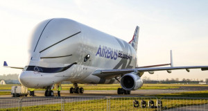 Полета еден од најинтересните авиони на светот Beluga XL