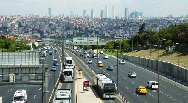 Metrobus_Istanbul_2010