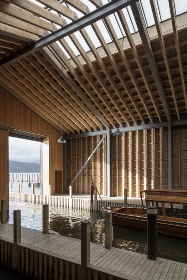 05_view_out_to_windermere_from_the_wet_dock_christian_richters__scheme-lightbox_401_600_80_resize