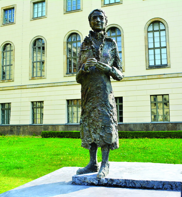 spomenik pred Humbolt Univerzitetot vo Berlin_resize