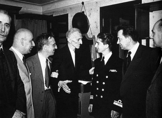 tesla_1942-with-king-peter-II_resize