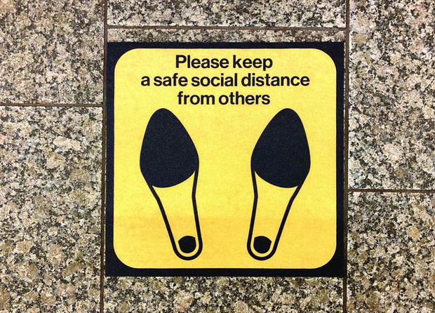 Animal-Foot-Print-Social-Distancing-Decals-NYC-Subway5_resize