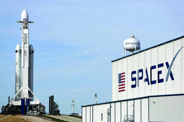 space x - prvata privatna kompanija so vselenska programa