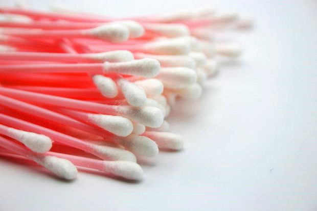 red cotton bud