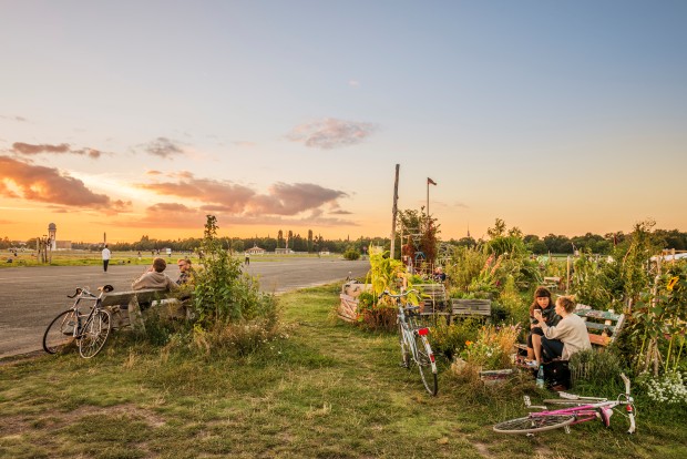 Neukoelln, Schillerkiez, Tempelhofer Feld