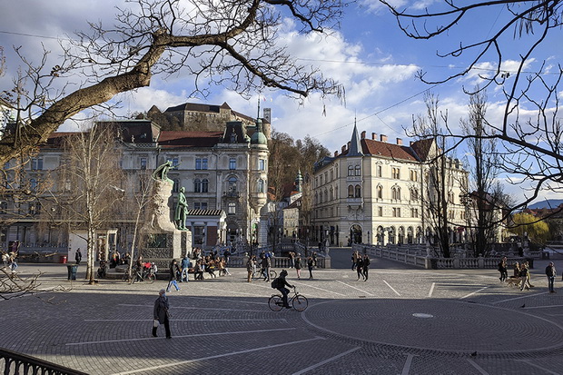 Ljubljana,,Slovenia.,17.3.2021.,People,Walking,On,Ljubljana,Main,Square,With