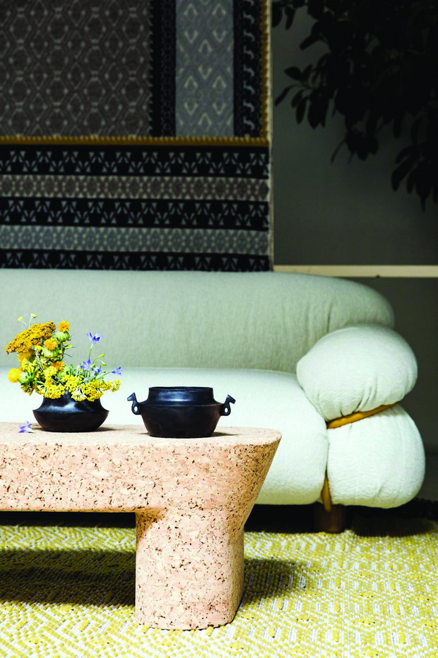 Accanta-tables-stools-Maddalena-Casadei-pretziada-dezeen-showroom_dezeen_2364_col_3-852x1278_resize