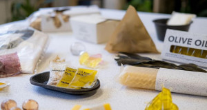 Во Велика Британија ќе се воведува забрана за пластични ќеси за пакување кечап, мајонез и преливи за салати