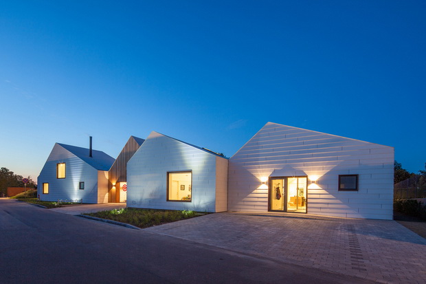 Cancer Centre (Livsrum) Naestved, Denmark. Architect: Effekt.  E