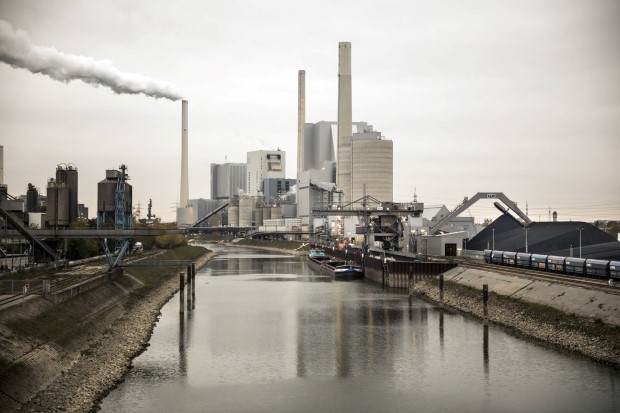 A coal-fired power plant in Mannheim, Germany, Oct. 28, 2018. (Gordon Welters/The New York Times)
