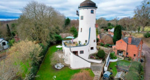 Стара ветерница претворена во дом кој чини 1,25 милиони фунти