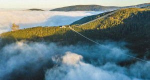 Прошетка меѓу облаците: Отворен најдолгиот висечки пешачки мост во Чешка