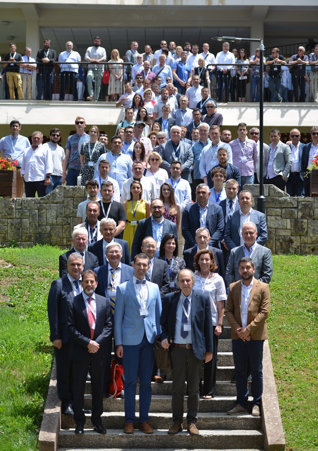 3-5 Group photo_resize