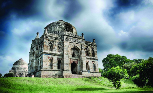Shisha_Gumbad_at_Lodhi_Garden,_New_Delhi_resize