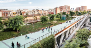 Градини над железничката линија во Сантс, Барселона