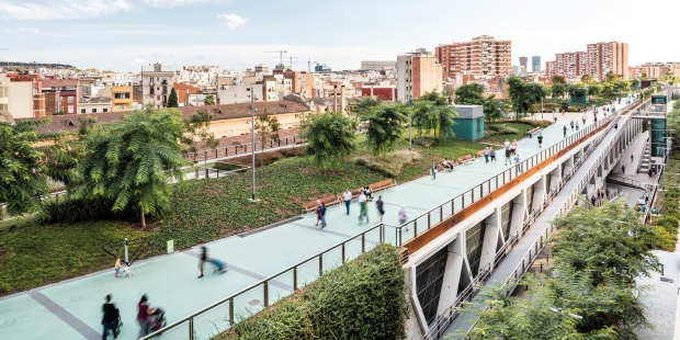 Градини над железничката линија во Сантс, Барселона