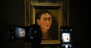 Култниот автопортрет на Фрида Кало изложен првпат по 25 години