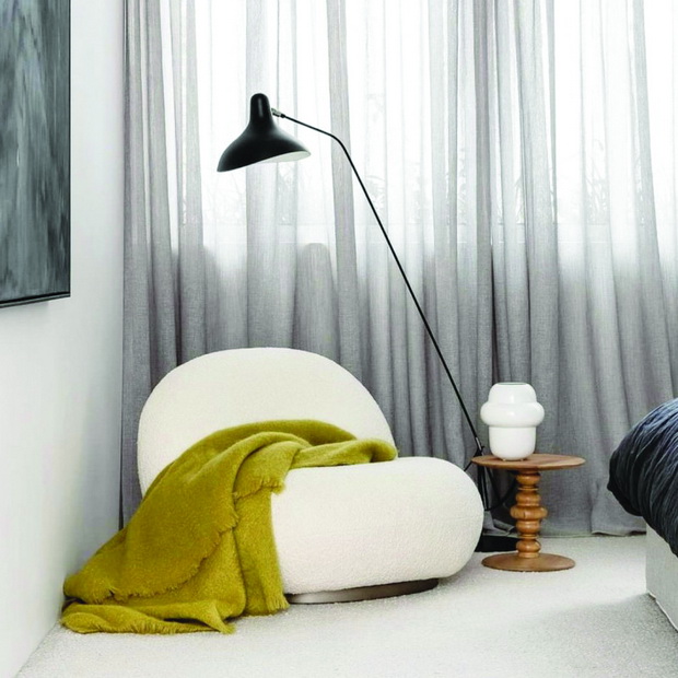 fauteuil-pacha-pierre-paulin-plusieurs-finitions-et-options-disponibles-gubi_resize