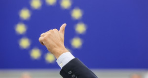 Европскиот парламент гласаше за зголемување на целите за обновливи извори и енергетска ефикасност
