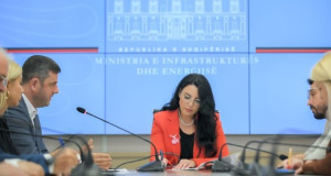 Албанија планира да го укине ДДВ на опремата за соларни и ветерни електрани