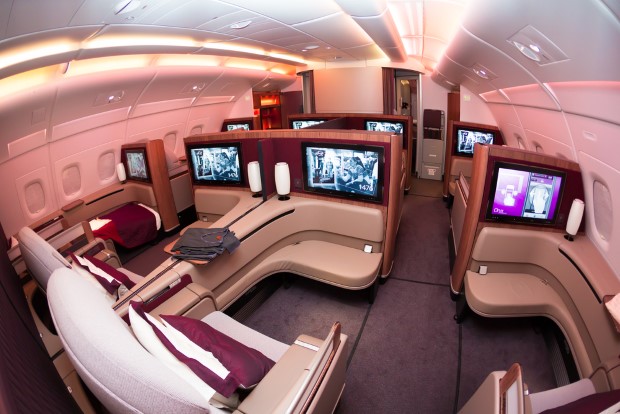 Dubai,,Uae,-,November,10,,2015:,Qatar,Airways,Airbus,A380