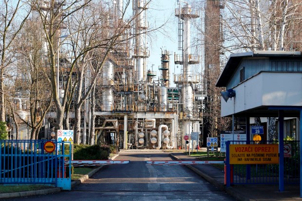 Zagreb, 16.01.2015 - Pogoni Rafinerije nafte Sisak postupno prestaju s proizvodnjom