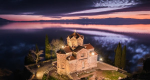 Проф. д-р Зоран Тунтев: Охрид – градот на светлината и на илјада осветлени крстa