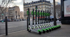 Парижаните гласаа за забрана на јавните електрични скутери на улиците