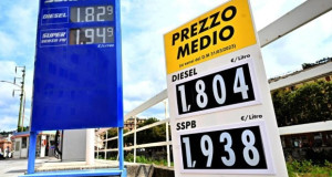 Бензиските пумпи во Италија мора да ги покажуваат и просечните цени на горивата во земјата