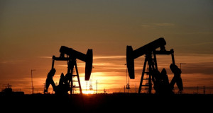 Понудата на нафта е најмала во последните десет години, цената расте