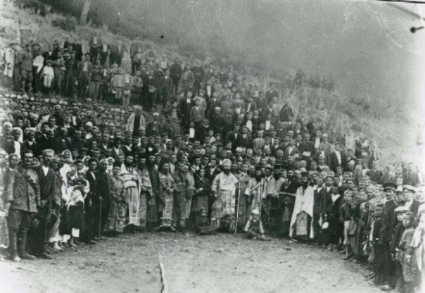 Слика 8 – поставување на камен темелник, 1885 г