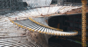 Нови фотографии од градилиштето на најголемите спирални скали на отворено