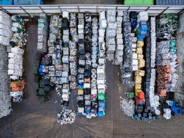 plastic1