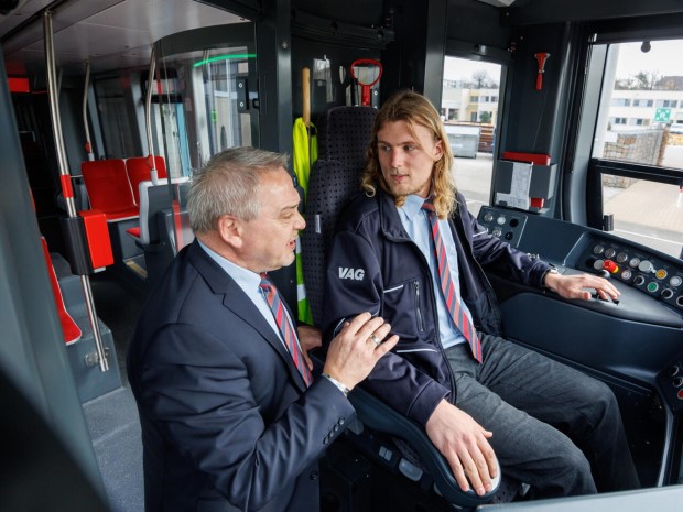 Поради недостаток на работна сила, германските градови бараат студенти за возење на трамваи