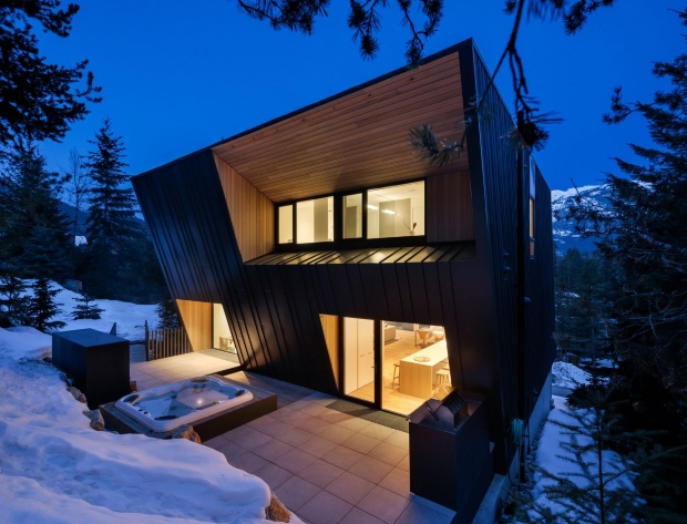 Геометриска планинска куќа со сауна