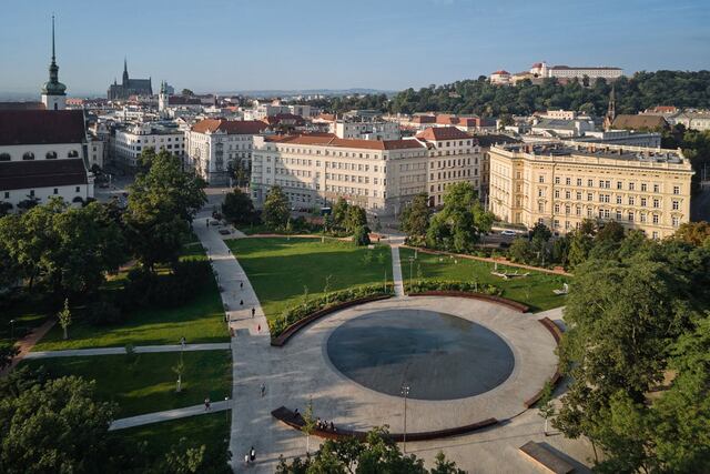 Празнината како идеја за ред, во Брно, Чешка