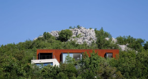 Villa la Tout во Црна Гора со поглед на езеро