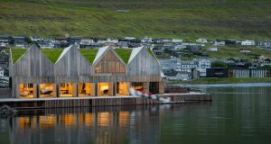 Веслачки клуб оддава почит на традиционалната архитектура на Фарските Острови