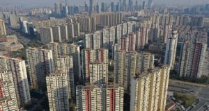 Со историски мерки, Кина сака да го стабилизира секторот за недвижности