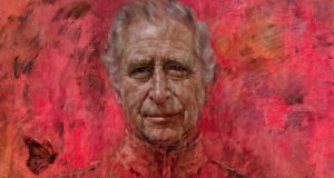 Сликарот открива зошто портретот на кралот Чарлс е толку црвен