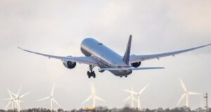 Авиокомпаниите ја повикуваат ЕУ да ги ублажи своите еколошки правила
