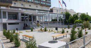 Конечно реновирани управните служби во зградата на МРТВ и уреден јавниот простор