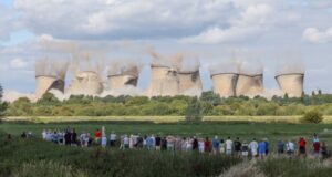 Рушењето на термоелектраната Cottam постави Гинисов рекорд, и отвори простор за нова населба
