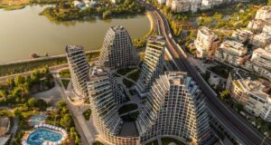 JA Joubert Architecture проектираа кули „кои ги одразуваат ридовите и планините“ во Тирана