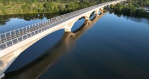 3,4 километри бетон: Најдолгиот железнички мост во Велика Британија
