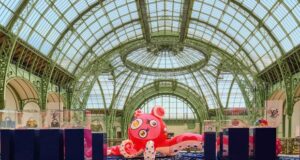 Takashi Murakami и Louis Vuitton инсталираа октопод во Grand Palais во Париз