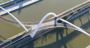 Zaha Hadid Architects – мост во Кина инспириран од свила