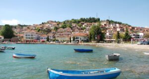 Владина делегација во Париз во обид Охрид да не го загуби статусот на заштитено светско наследство