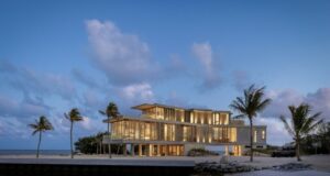 Лебдечки рај на брегот на Флорида: Van der Vlugt Residence поставува нови стандарди за луксуз