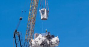 Поставен последниот дел од централната кула на Саграда Фамилија